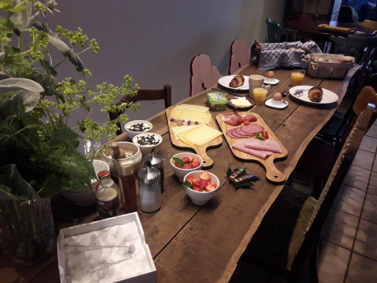 La Vie En Rose Hotel Gouvy Bagian luar foto